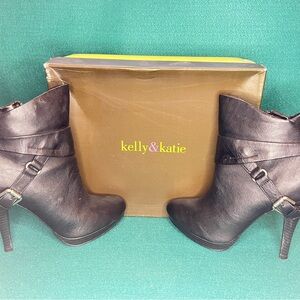 kelly&katie black ankle boot with straps